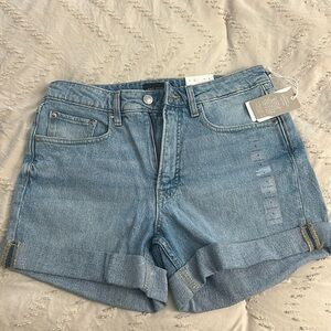 It’s big for me. I didn’t wear it. It’s new